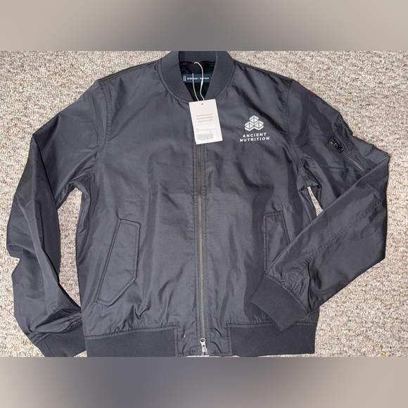 Everlane Black Bomber uniform  jacket size small - Picture 1 of 7